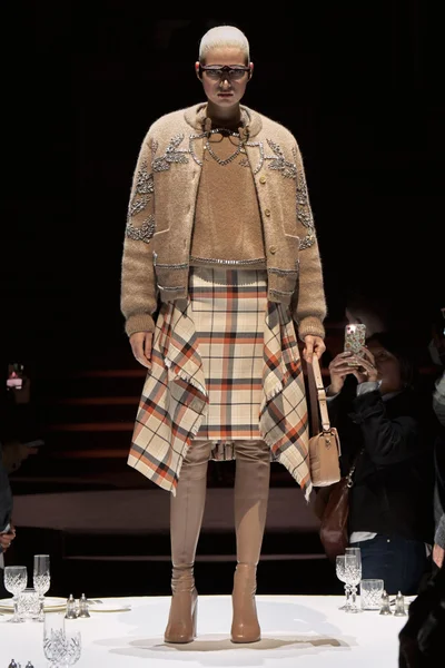 Look 9